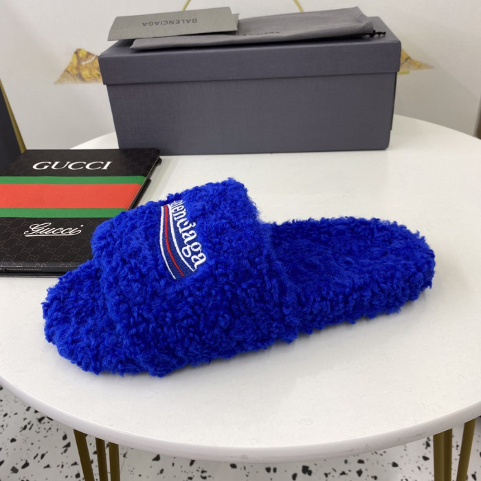 BLCG SLIPPERS