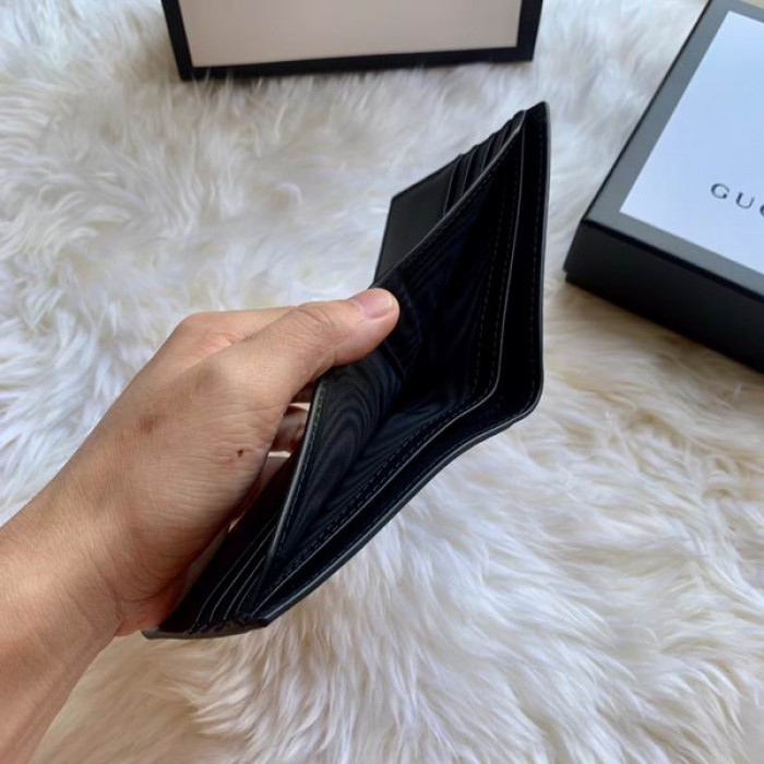 G*u*i wallet 451268 bee 11*9
