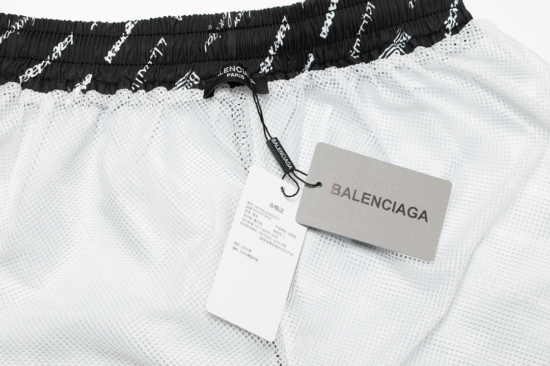 Ba*len*cia*ga shorts