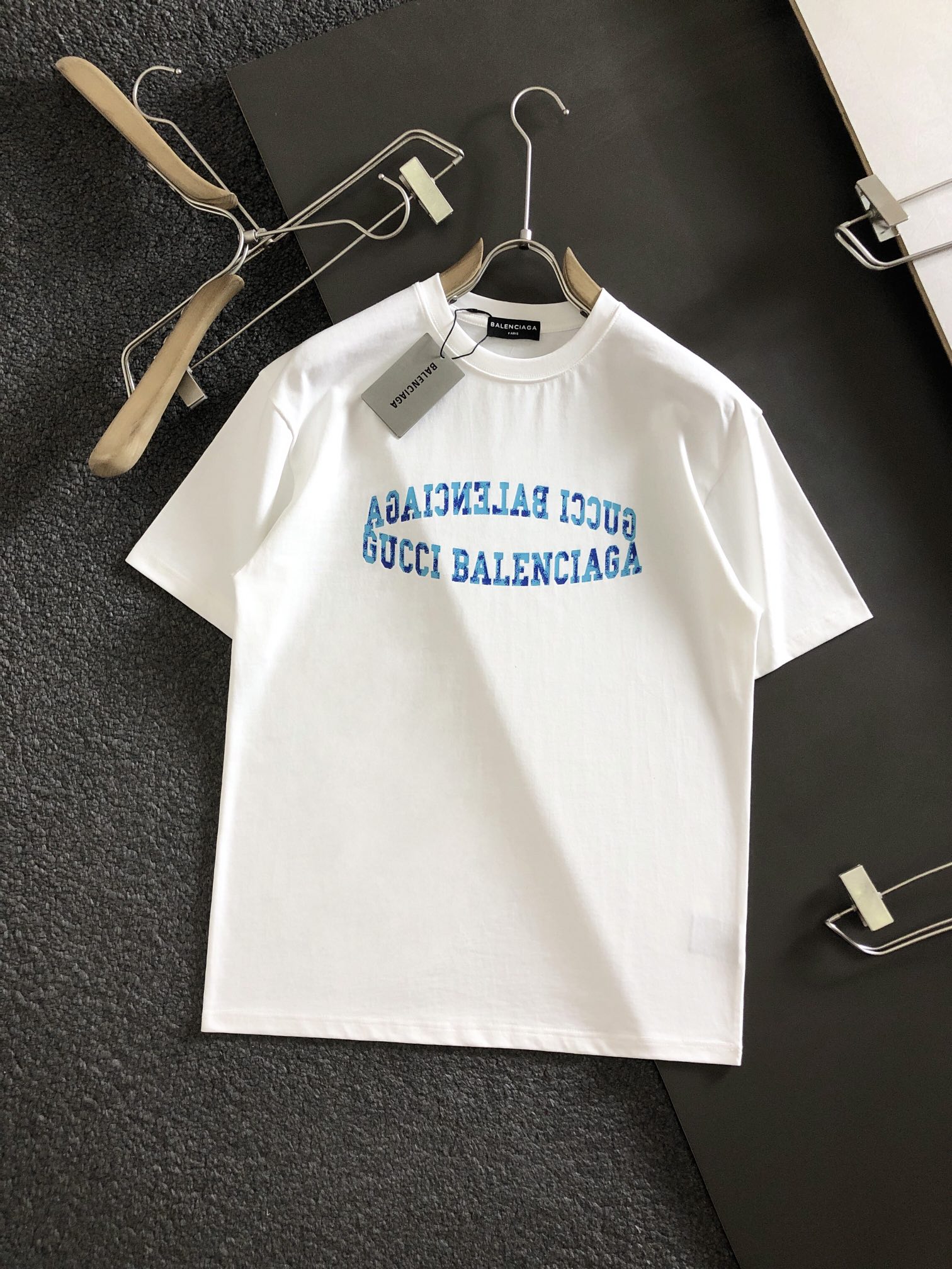 Ba*len*cia*ga t-shirts