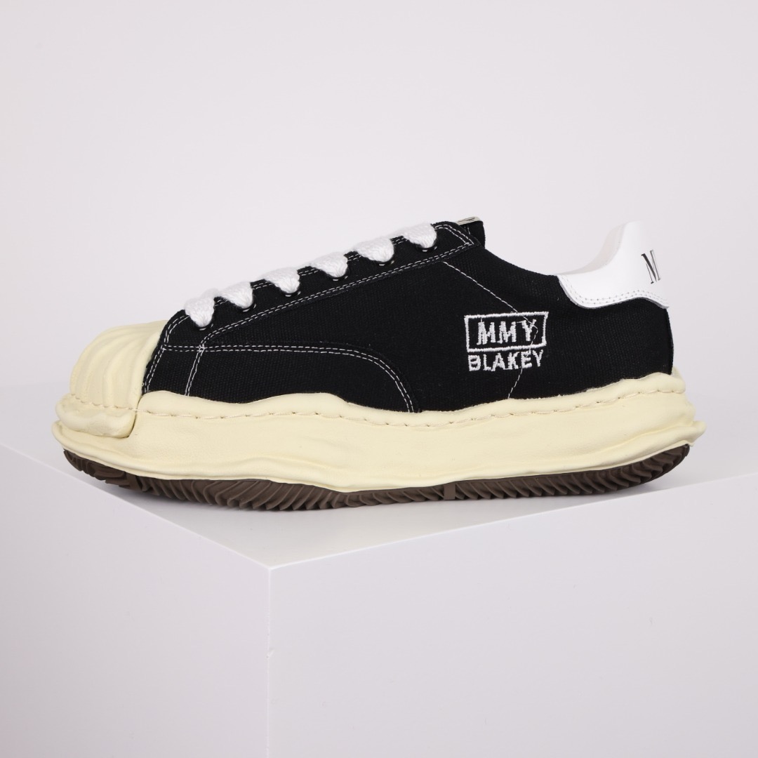 Ma*s*n mihara yasuhiro mmy sneaker