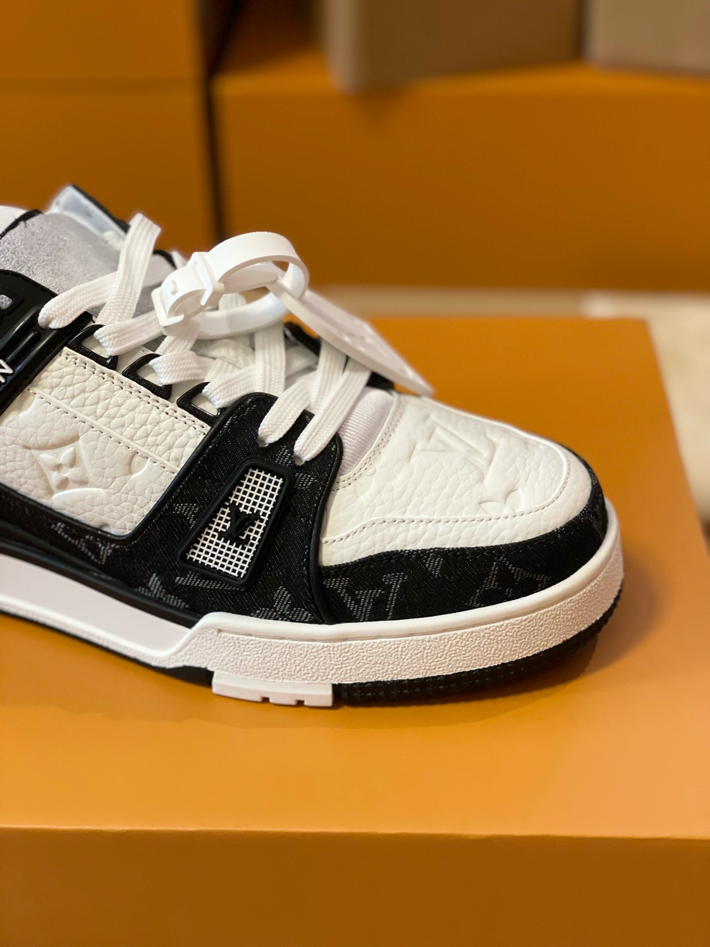 Loui Vuitto TRAINER SNEAKER