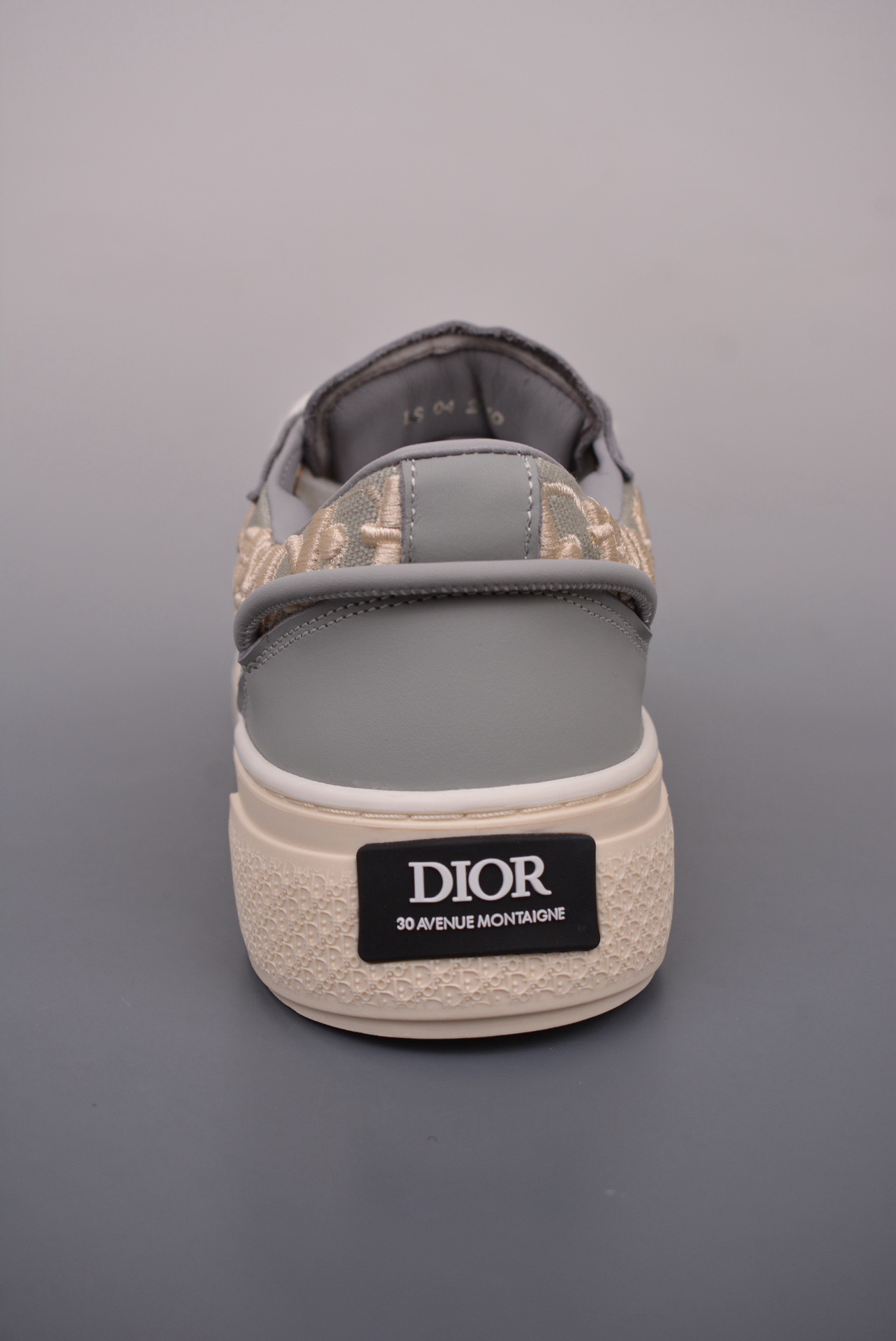 DR B33 SNEAKER