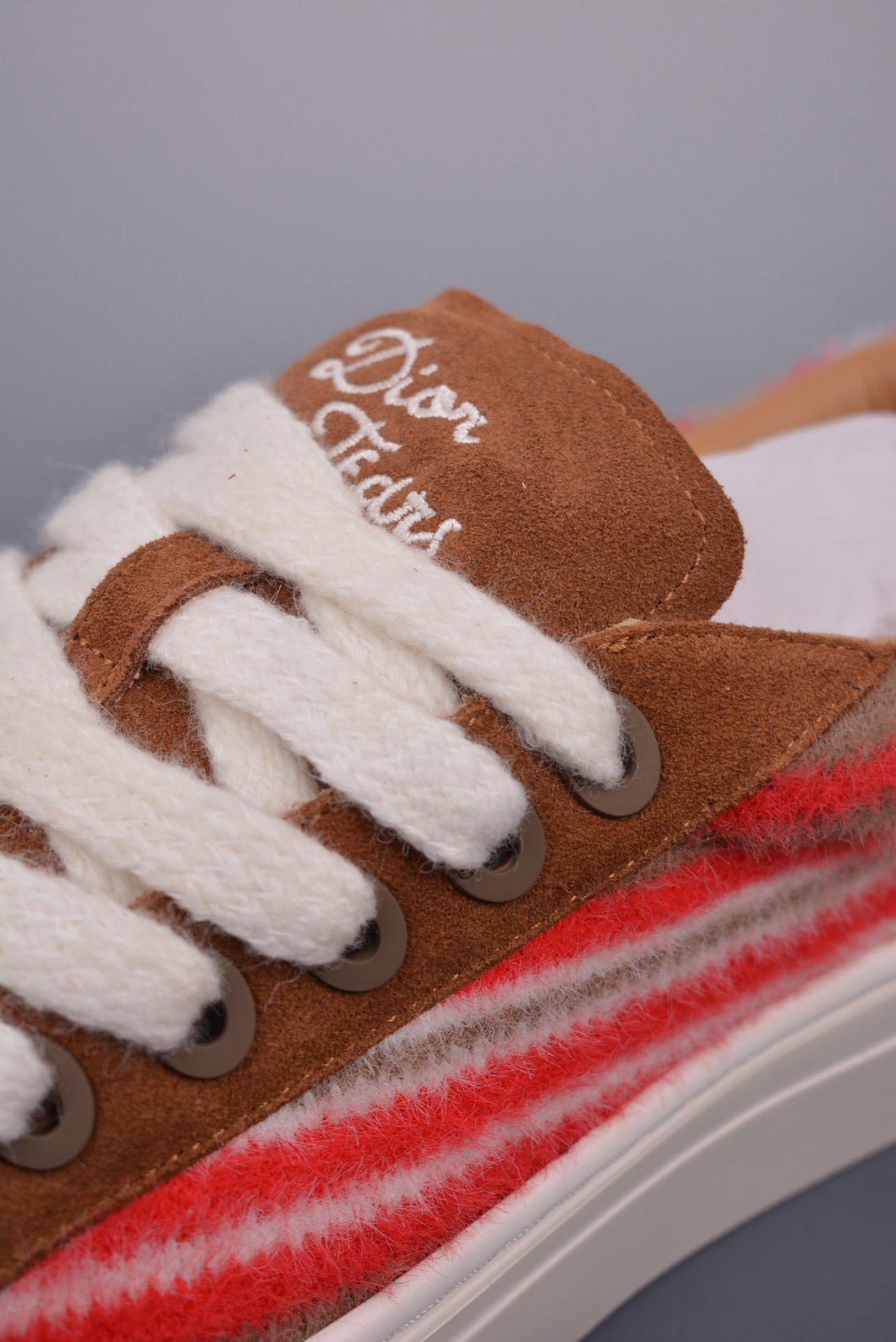 DR B33 SNEAKER