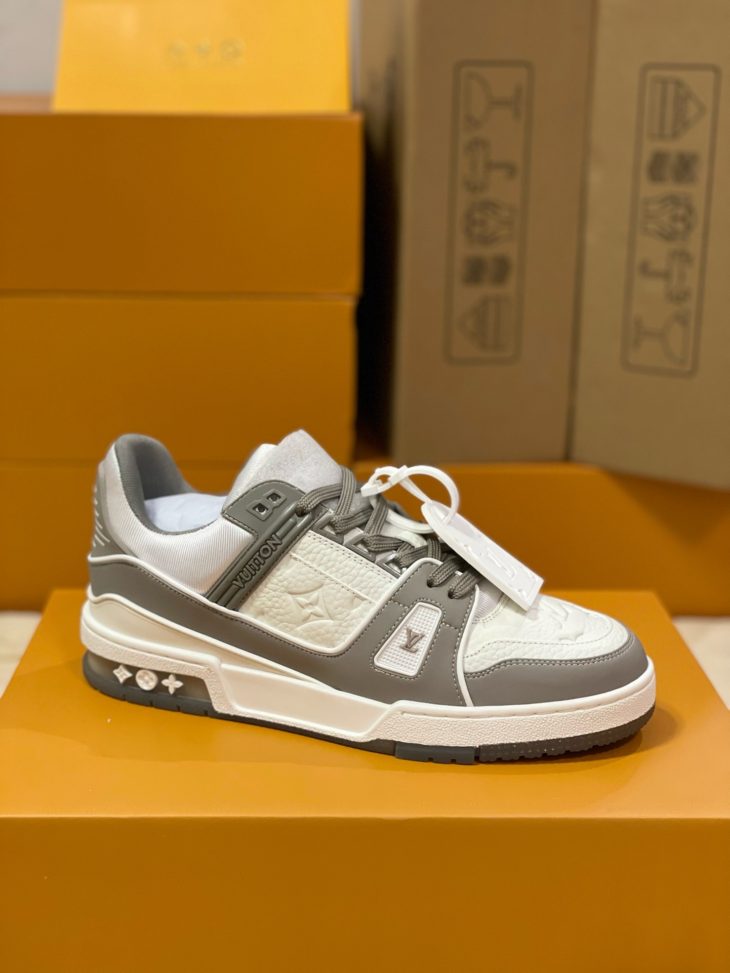 Loui Vuitto TRAINER SNEAKER