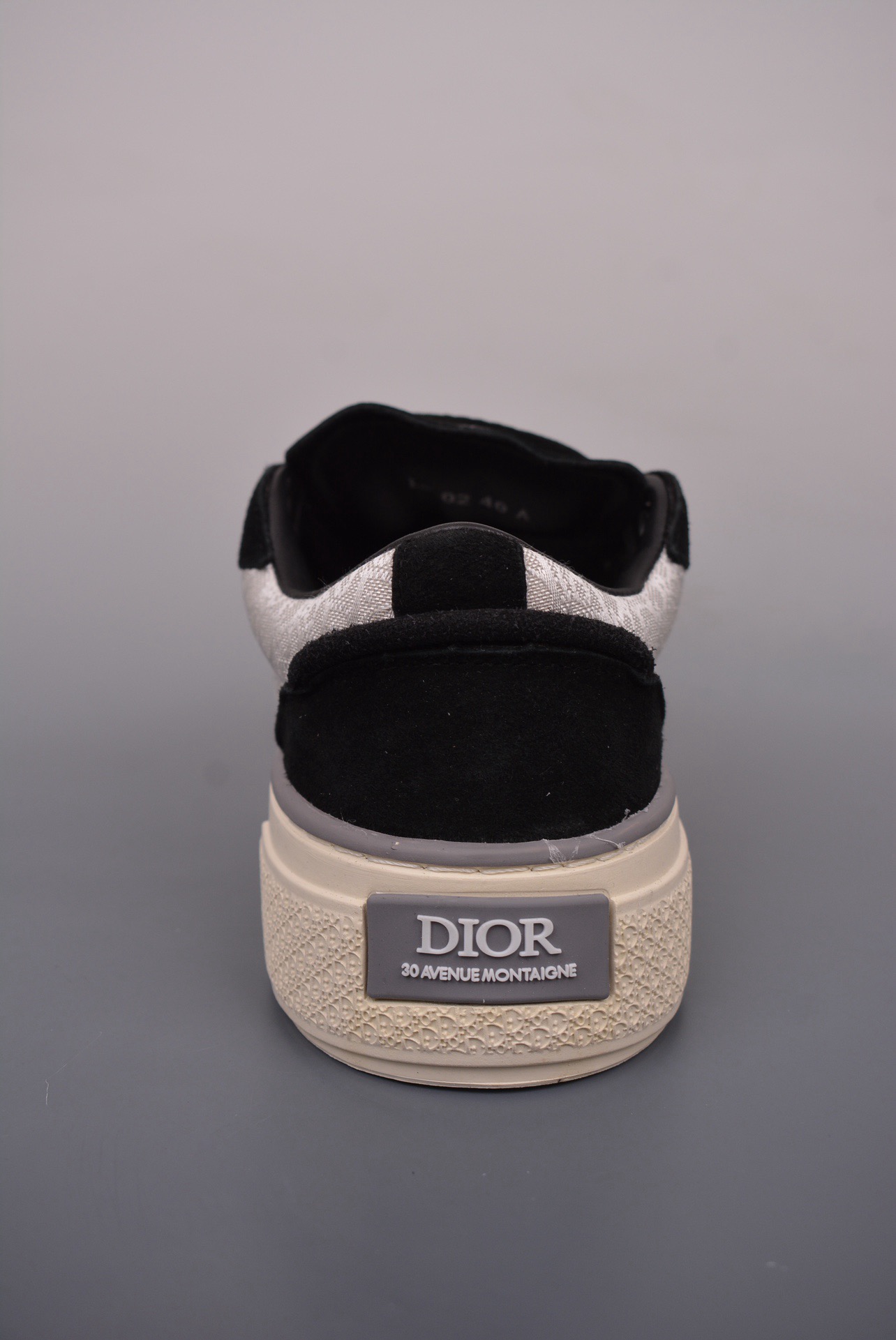 DR B33 SNEAKER