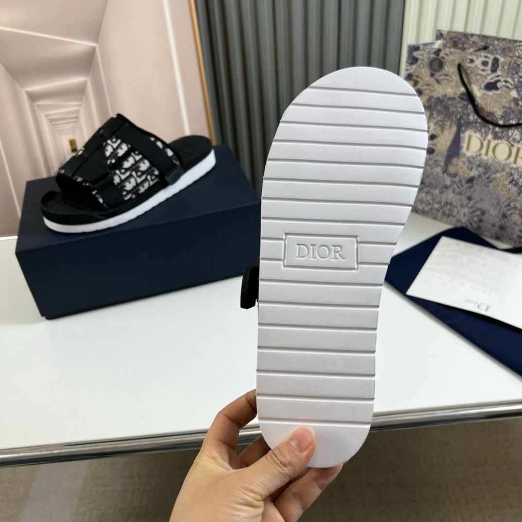 DR Slippers