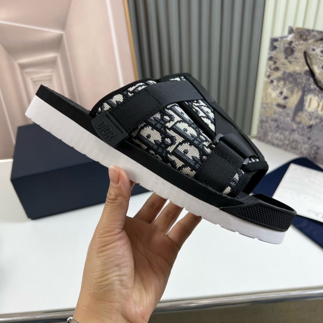 DR Slippers
